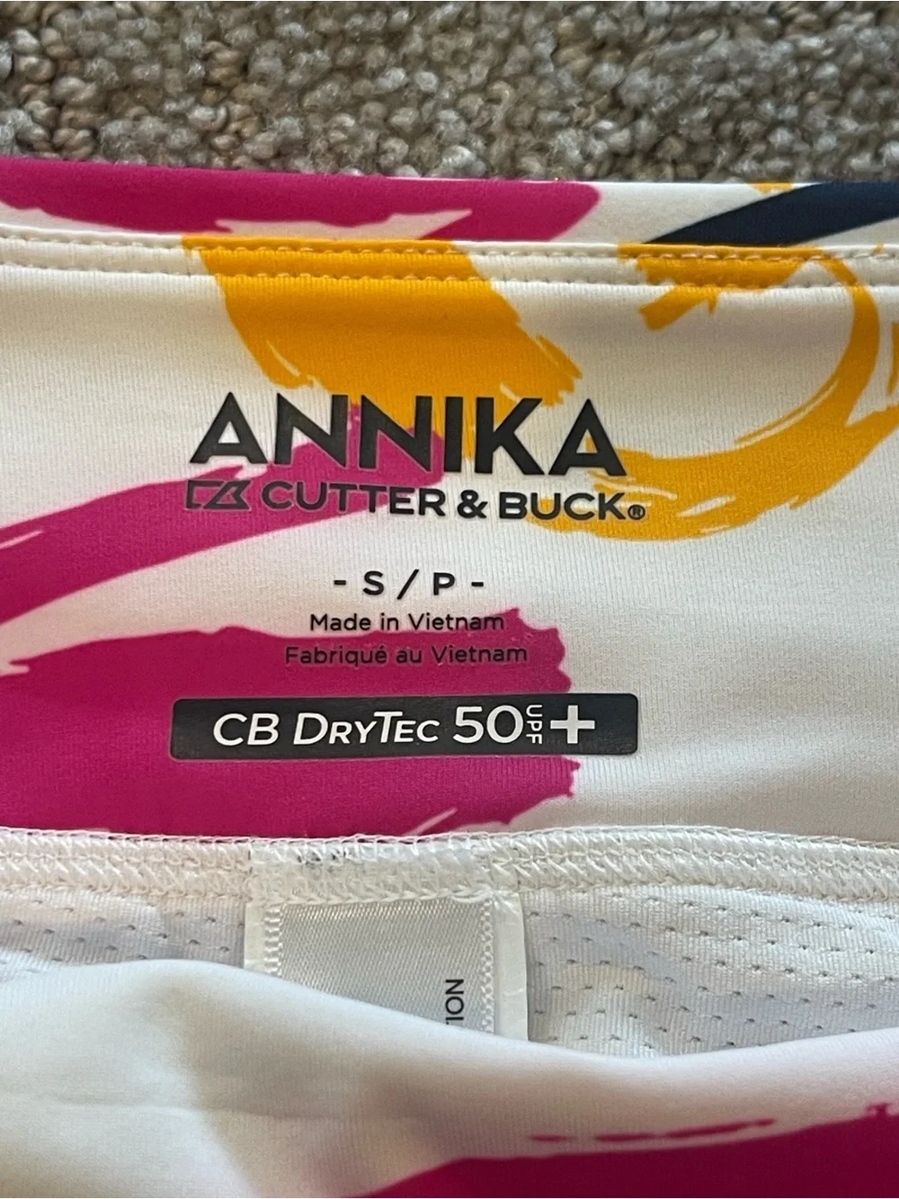 Annika clean white